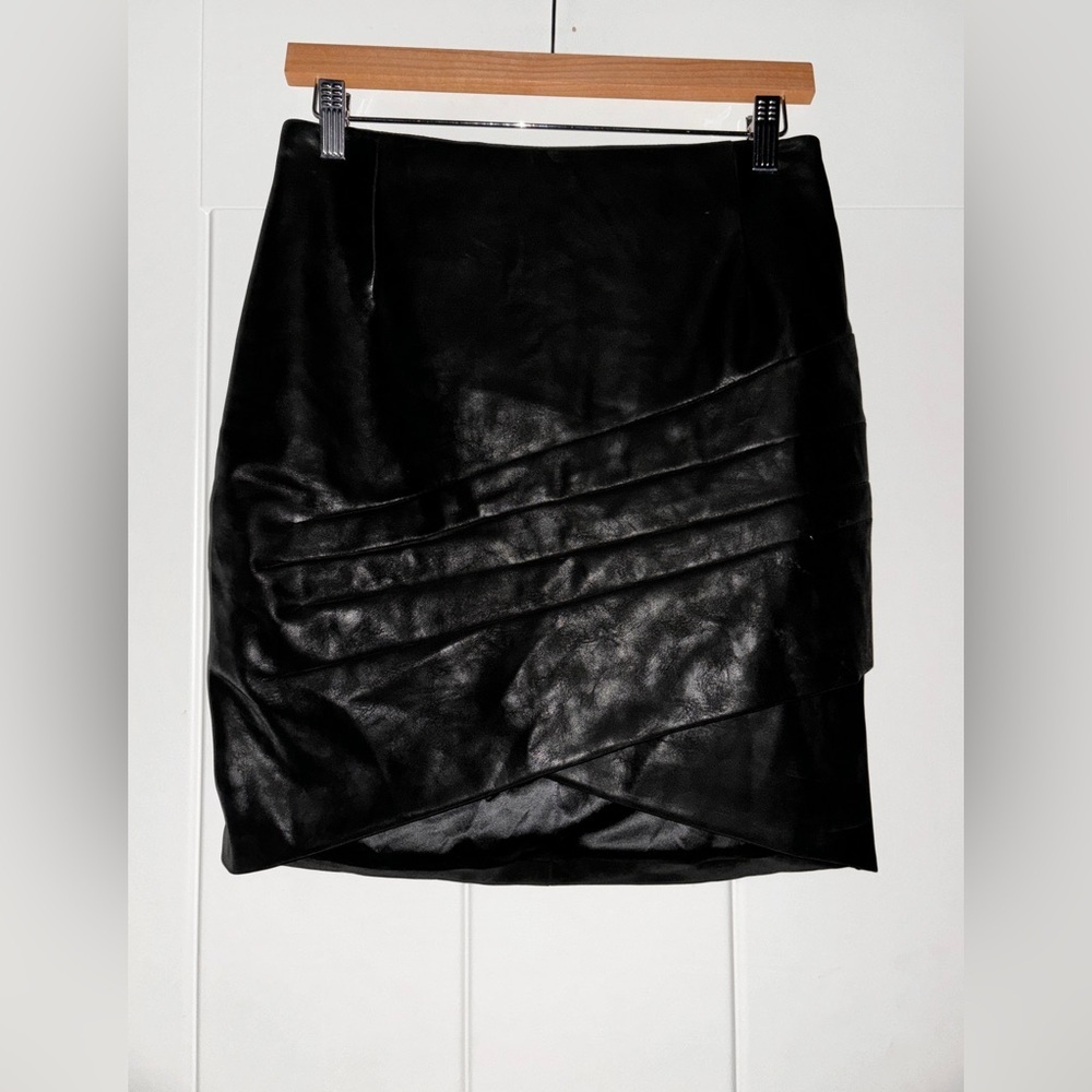 Guess Asymmetrical‎ Faux Leather Pencil Mini Skirt Fairy Grunge Goth Women M